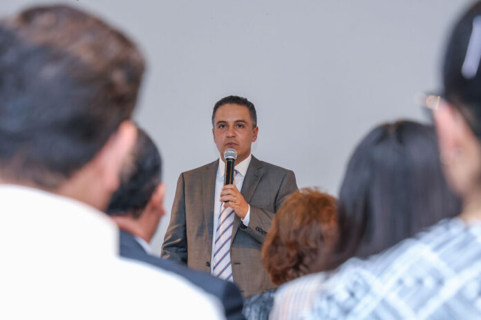 Secretario de Gobierno fortalece relación con abogados de Querétaro