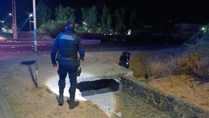 Autoridades de San Juan del Río retiran a personas en situación de calle de los drenes