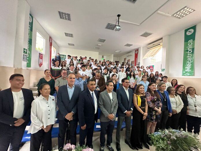 CECyTEQ alberga foro de participación ciudadana juvenil