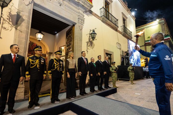 Celebra Querétaro el 215 aniversario del Grito de Independencia