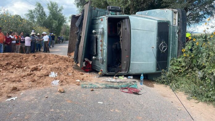 Fatal accidente en San Juan del Río: Dos muertos y 2 heridos