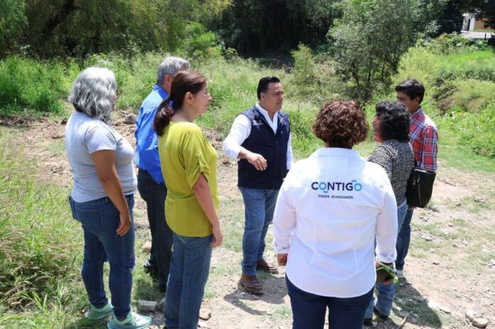 Luis Nava supervisa rehabilitación de calles en San Juan del Río