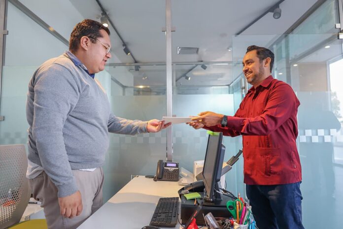 Morena propone salarios dignos para policías, maestros y personal de salud en Querétaro