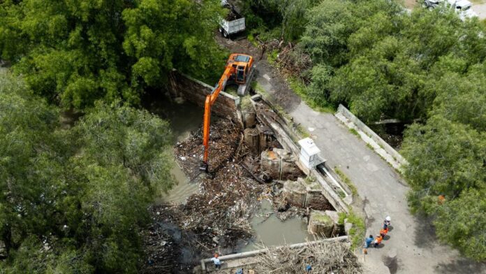 Retiran 100 toneladas de basura de la ribera del río en San Juan del Río