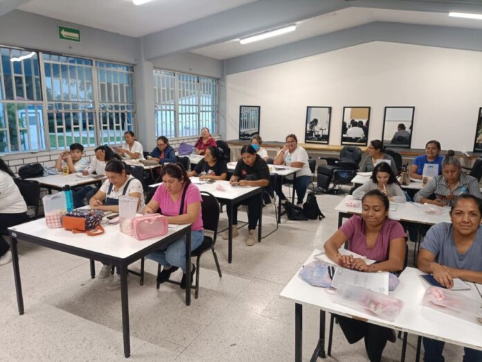 Secretaría de las Mujeres impulsa talleres de liderazgo y gestión comunitaria