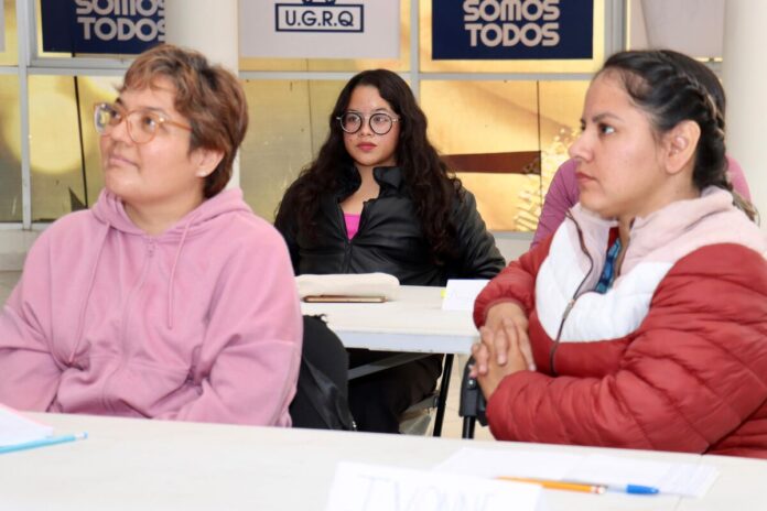 Secretaría del Trabajo capacita a 700 mujeres como operadoras de transporte