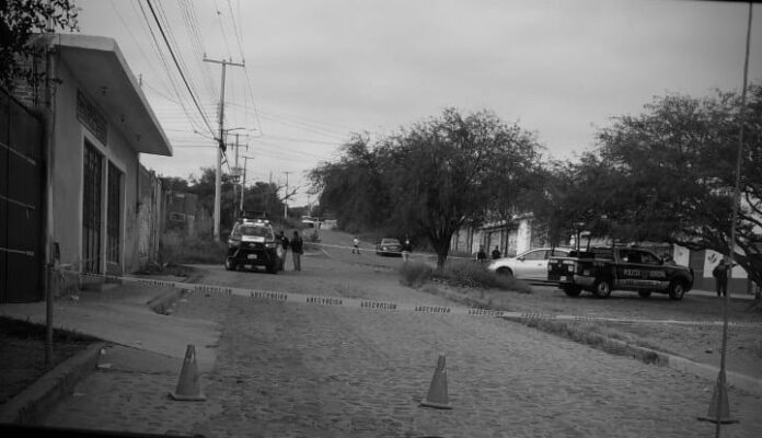 Asesinan a un hombre de un disparo en la cabeza en Rancho de Enmedio