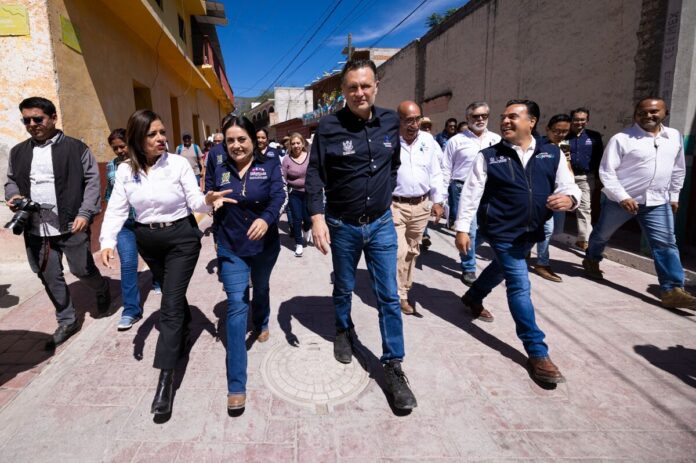 Entrega Gobernador rehabilitación de calles en Peñamiller Entrega Gobernador rehabilitación de calles en Peñamiller