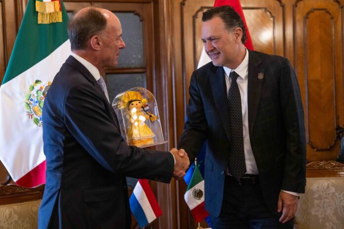 Mauricio Kuri recibe al Embajador de Países Bajos