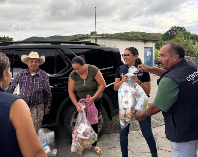 Oficialía Mayor mantiene puentes aéreos y terrestres para llevar apoyos a la Sierra Gorda