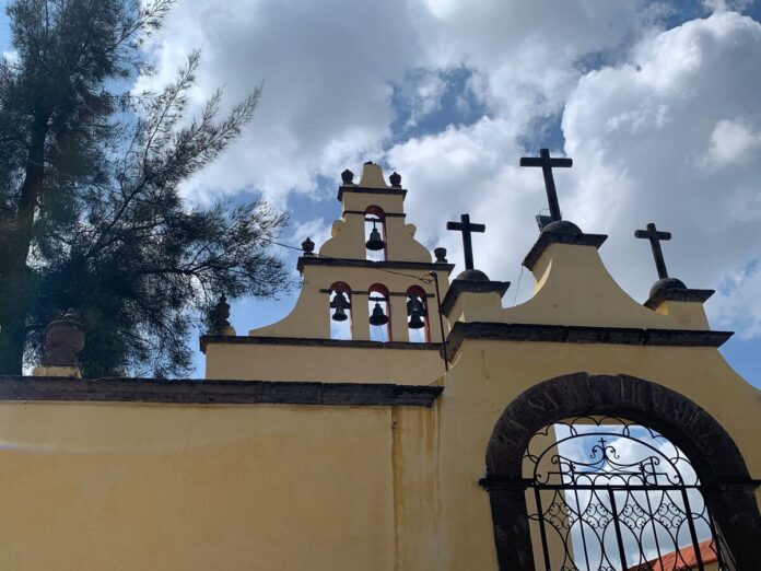 Templo del Calvario en SJR sufre daños por un rayo; Obras Públicas trabajará en su restauración