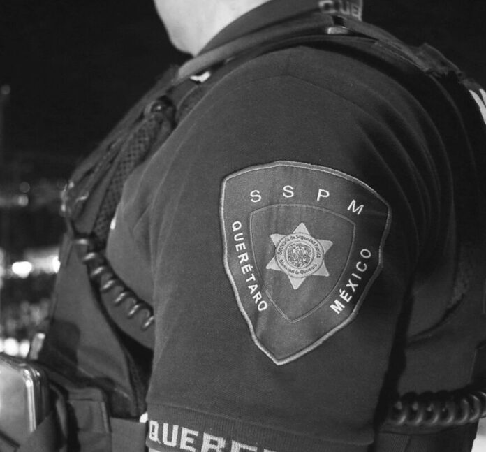 Mujer pierde la vida tras arrojarse del quinto piso de una torre médica en el Centro de Querétaro