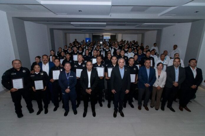 CECAFIS entrega 68 acreditaciones y certificaciones a policías e instructores para fortalecer la seguridad en Querétaro