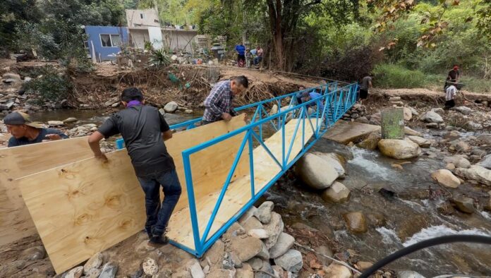 CEI construye y entrega puente provisional en San Joaquín tras colapso