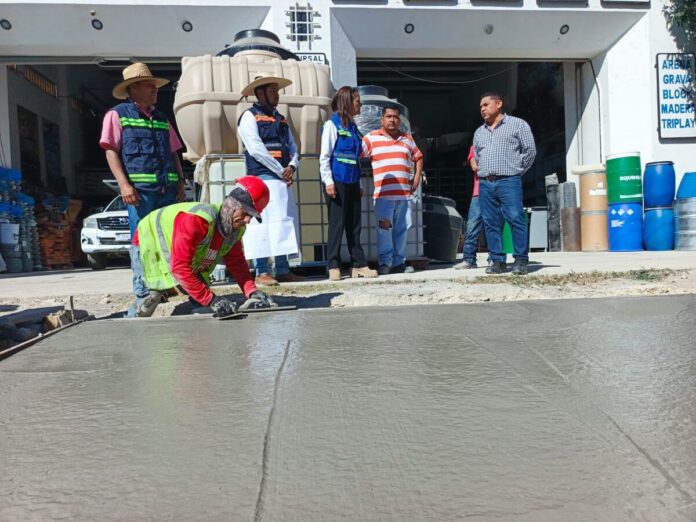 CEI supervisa construcción de ciclovía en Jalpan de Serra