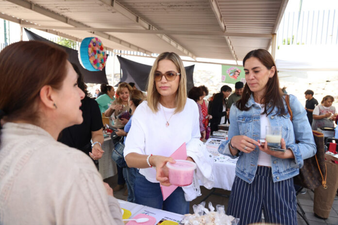 Car Herrera inaugura la Expo Venta 2025 de la Casa de la Mujer