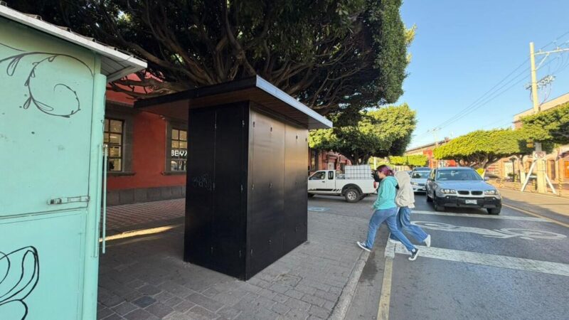 Estanquillo en Av. Juárez viola reglamento y será retirado