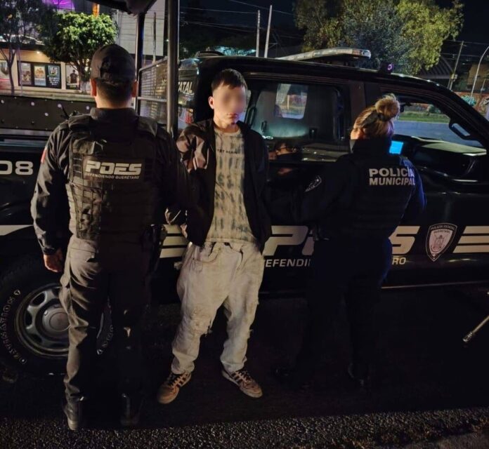 Detienen a sujeto tras asalto a joyería en Plaza Puerta La Victoria en Querétaro