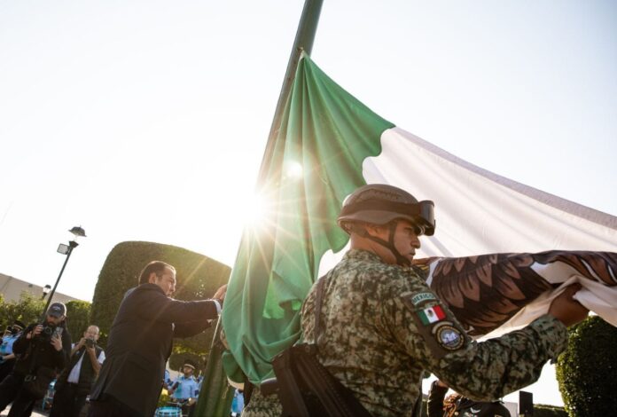 San Juan del Río conmemora el 115 Aniversario de la Revolución y premia a deportistas destacados