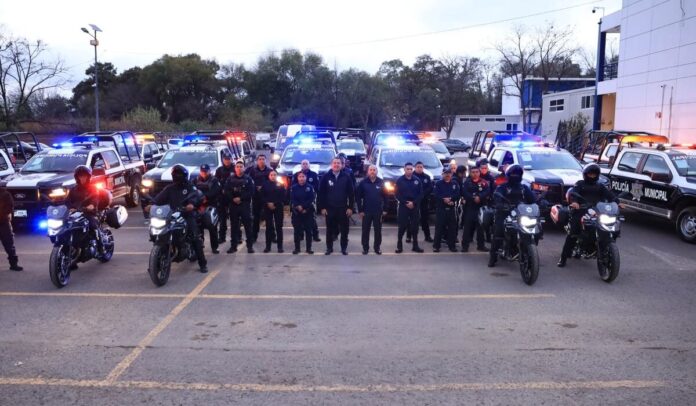 Roberto Cabrera encabeza banderazo de salida de 36 nuevas unidades de la SSPM-SJR