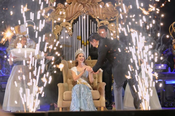 Acude Felifer Macías a la Ceremonia de Coronación de S.M. “Fátima I”, Reina de las Fiestas de Querétaro 2025