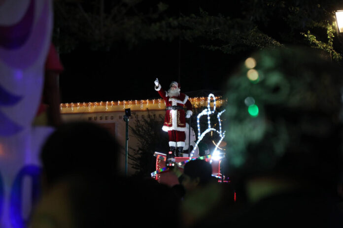 Festival Alegría Contigo 2025 inicia sus desfiles navideños en Jalpan de Serra