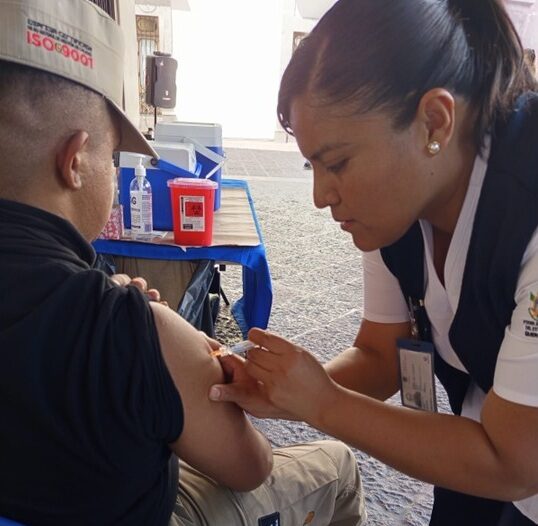 SESA enfatiza la vacunación contra la influenza; se ha alcanzado casi el 50% de la meta estatal