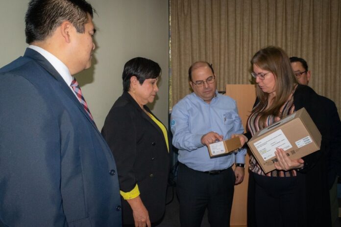 SESA recibe donación de equipo para fortalecer el Tamiz Cardiológico Neonatal en hospitales de Querétaro