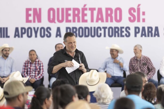 Fortalece Mauricio Kuri el campo en Jalpan de Serra con entrega de apoyos