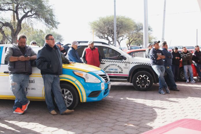 Incrementan apoyo a taxistas de Tequisquiapan: recibirán 400 pesos mensuales para combustible