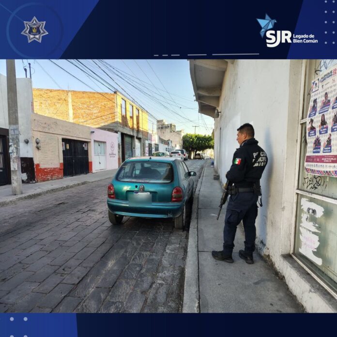 Recupera policía municipal en zona centro de SJR vehículo robado