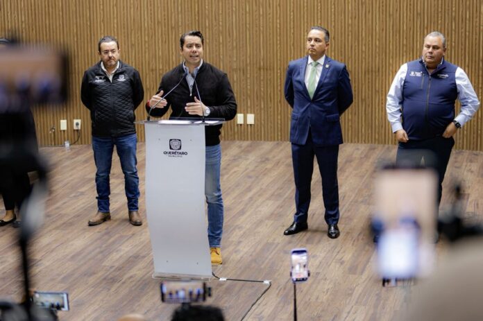 Presenta Felifer Macías operativo para reducir afectaciones por inicio de la obra federal del Tren México–Querétaro