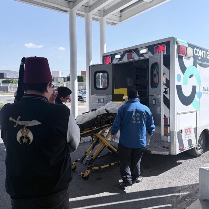 Trasladan en jet ambulancia a niño queretano al Hospital Shriners de Galveston, Texas