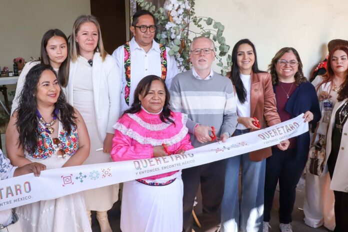 Inauguran en Punto México exposición dedicada al turismo de romance en Querétaro