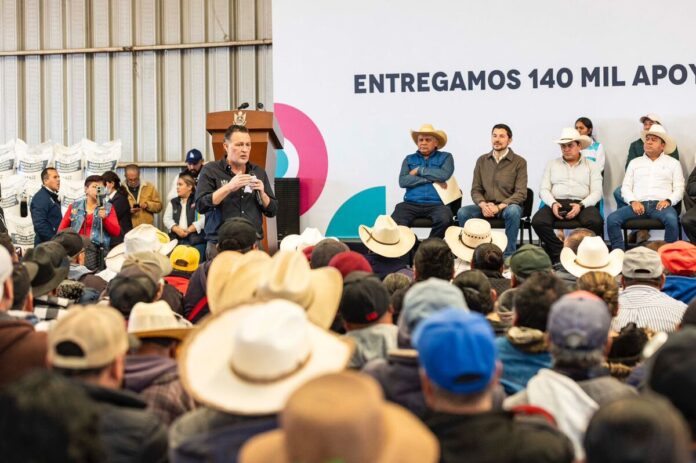 Mauricio Kuri encabeza distribución de apoyos para el campo en San Juan del Río