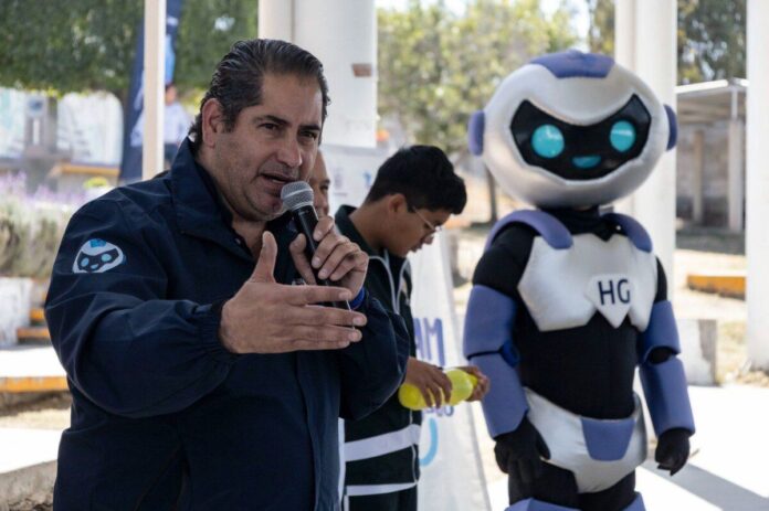 JAPAM entrega nuevo bebedero en la Secundaria General Teatro de la República en la comunidad de Buenavista Palma de Romero
