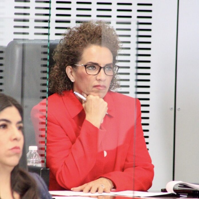 Se abstiene diputada Adriana Meza en votación sobre reforma al sistema de justicia