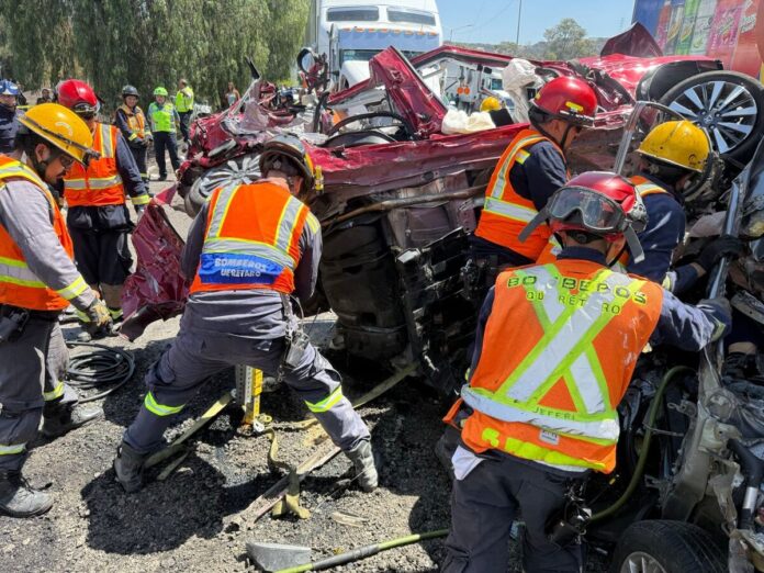 Carambola frente al Estadio Corregidora deja dos fallecidos