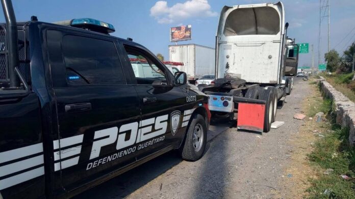 Persecución por robo de tráiler en carretera 57 deja dos sujetos detenidos