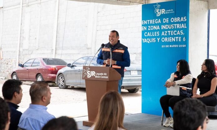 Roberto Cabrera entrega rehabilitación de calles en zona industrial de SJR