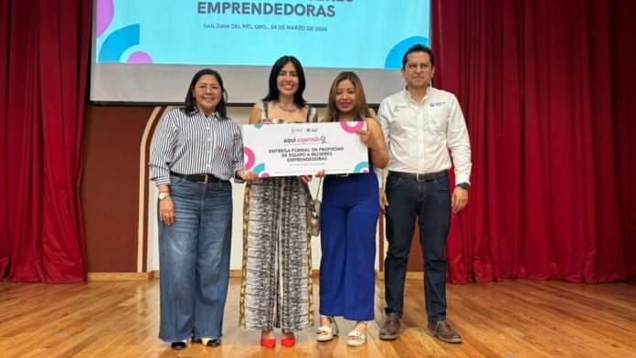 Secretaría del Trabajo impulsa autonomía económica de mujeres con equipamiento y feria de empleo en SJR