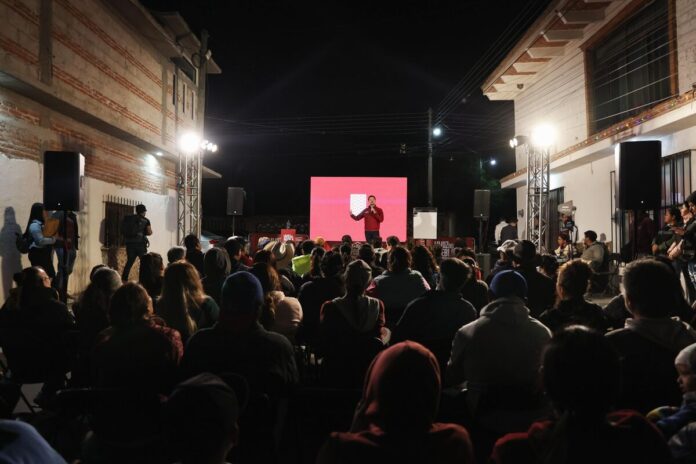 Vecinos de Bordo Blanco y Santa Fe eligen rehabilitaciones viales en asambleas 