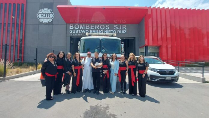 Obispo Fidencio López oficia misa y bendice Estación de Bomberos 
