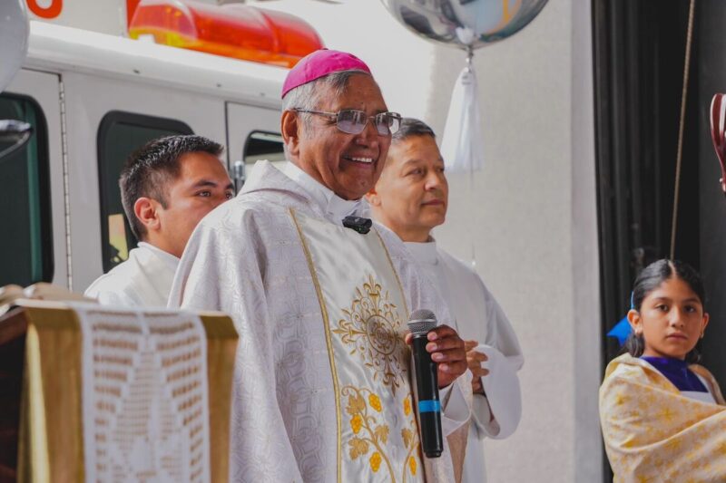 Obispo Fidencio López oficia misa y bendice Estación de Bomberos "Gustavo Emilio Nieto Ruiz"