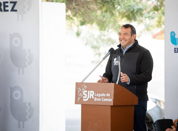 Supervisa Roberto Cabrera cumplimiento de compromisos en Santa Cruz Escandón