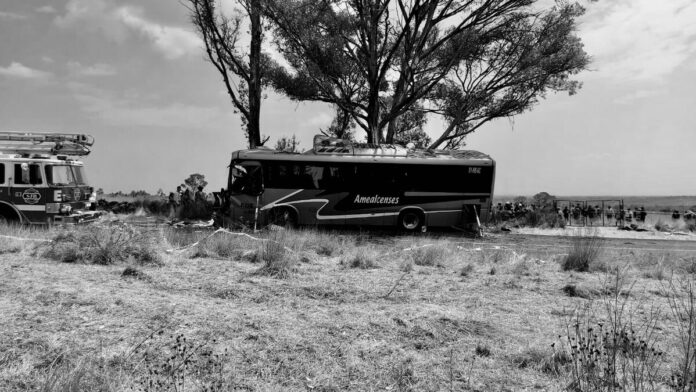 Aumenta a 10 el número de víctimas por el accidente de autobús en Amealco