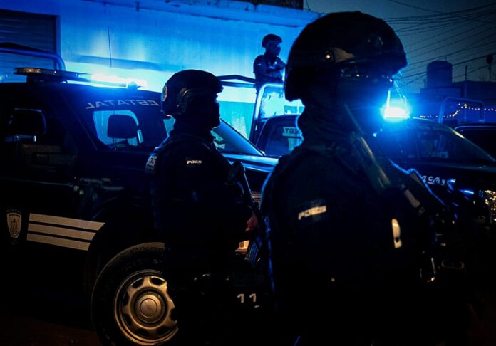 Persecución en Corregidora deja 4 detenidos