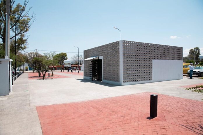Entrega gobernador rehabilitación del Tianguis Fundadores en SJR