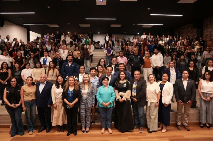Inaugura Luis Nava el Primer Encuentro Estatal de Salud Mental en Querétaro