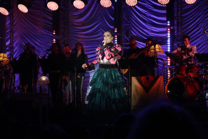 Vibra San Juan del Río con Edith Márquez en el festejo de su 495 aniversario